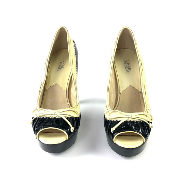 Michael Kors Lolita Patent Leather Bow Pump - Picture 2 of 7